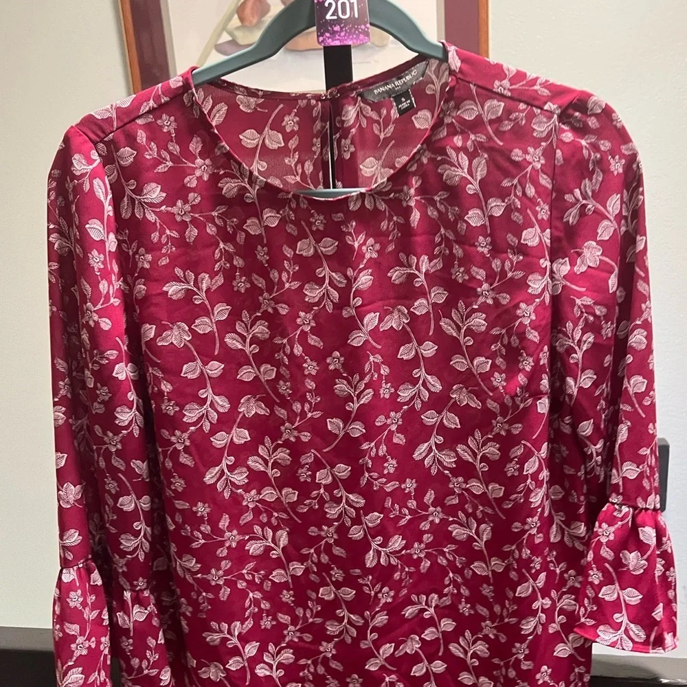 Banana Republic chic burgundy